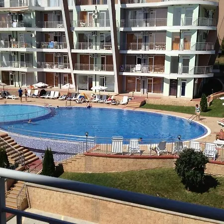 в комплексе сансет кошарица,солнечный берег