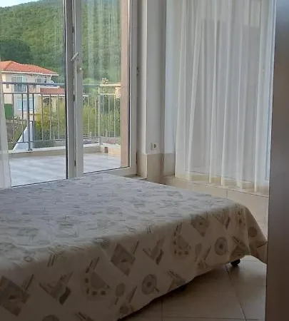 в комплексе сансет кошарица,солнечный берег Kosharitsa